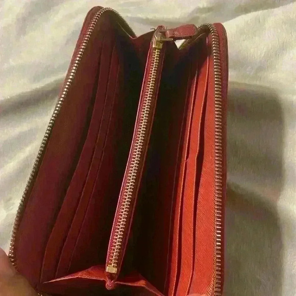 Prada Peonia Fiocco Saffiano Long Red Wallet w/COA - Picture 5 of 6